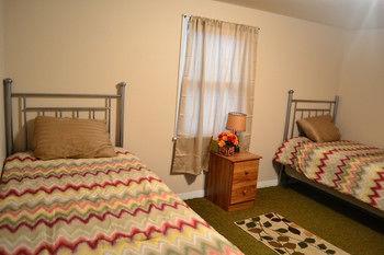 Lazy T Ranch Guest House Manhattan Exterior photo